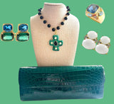 18kt Yellow Gold Cushion Cut Earring with Rope Twist Border with Green Quartz