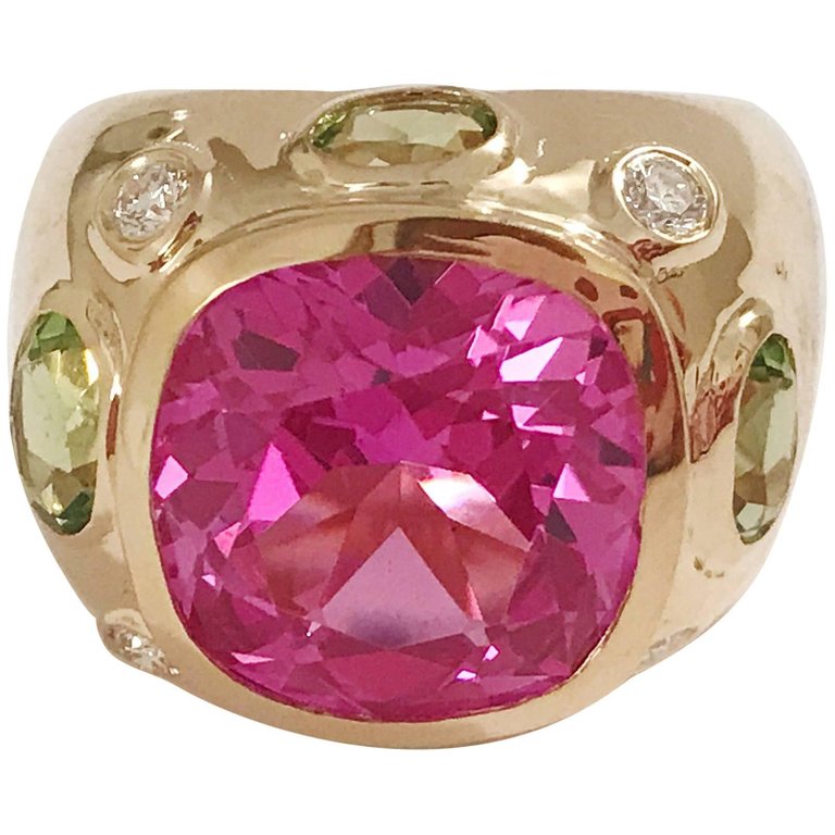 The BONHEUR Ring:  18kt Yellow Gold Domed Ring